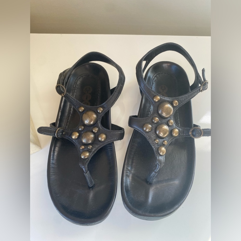 $245 YIN black leather sandals brass bubble design gorgeous Italy  Sz 36 / 6